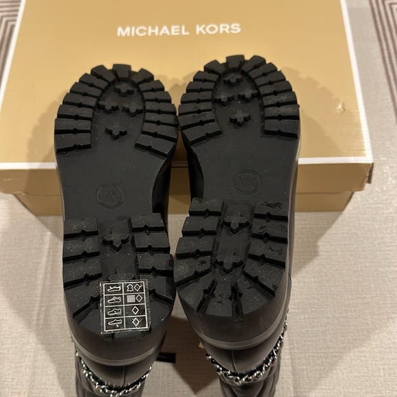 Michael Kors booties - Picture 9 of 9